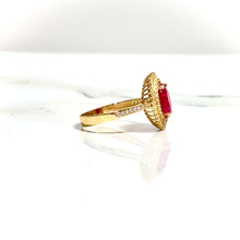 Royal Ruby Halo Ring - 18 carat gold 00106 LRV2