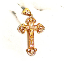 Cross Pendant Medium - 18 carat gold 00154 PV2