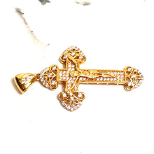 Cross Pendant Medium - 18 carat gold 00154 PV2