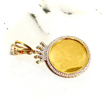 Royal Crown Medallion Pendant - 18 carat gold 00169 PV2