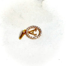 A Initial Pendant - 14 carat gold