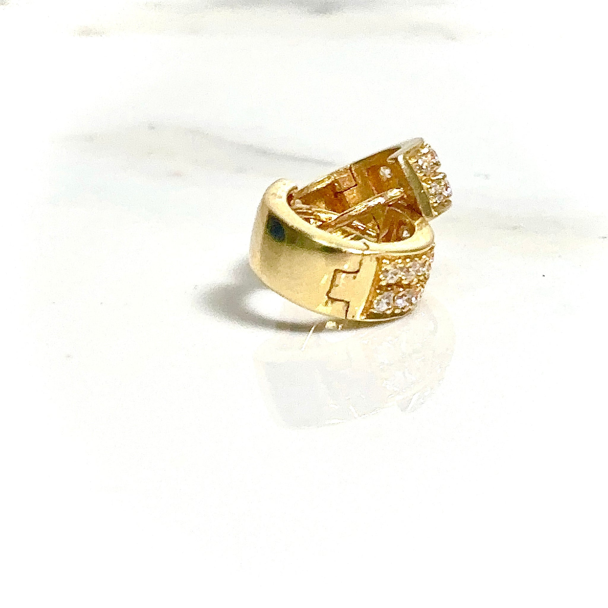 Twisted Band Earrings - 14 carat gold EARV2