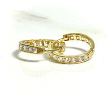 Elegant Stone-Set Earrings - 14 carat gold EARV2