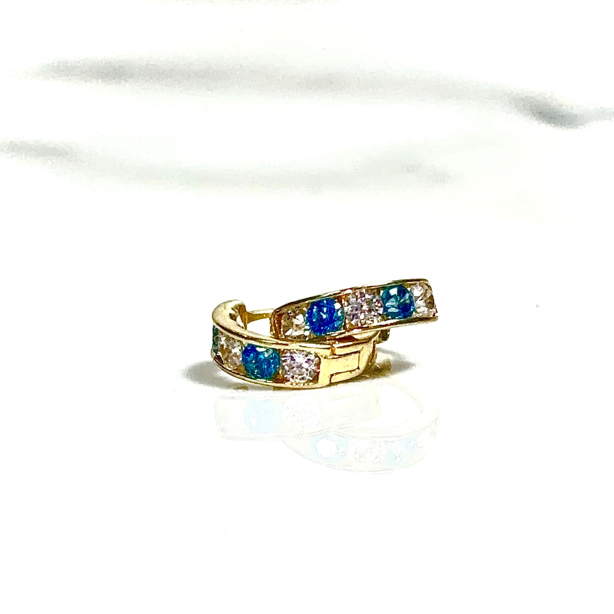 Whispers Earrings - 14 carat gold EARV2