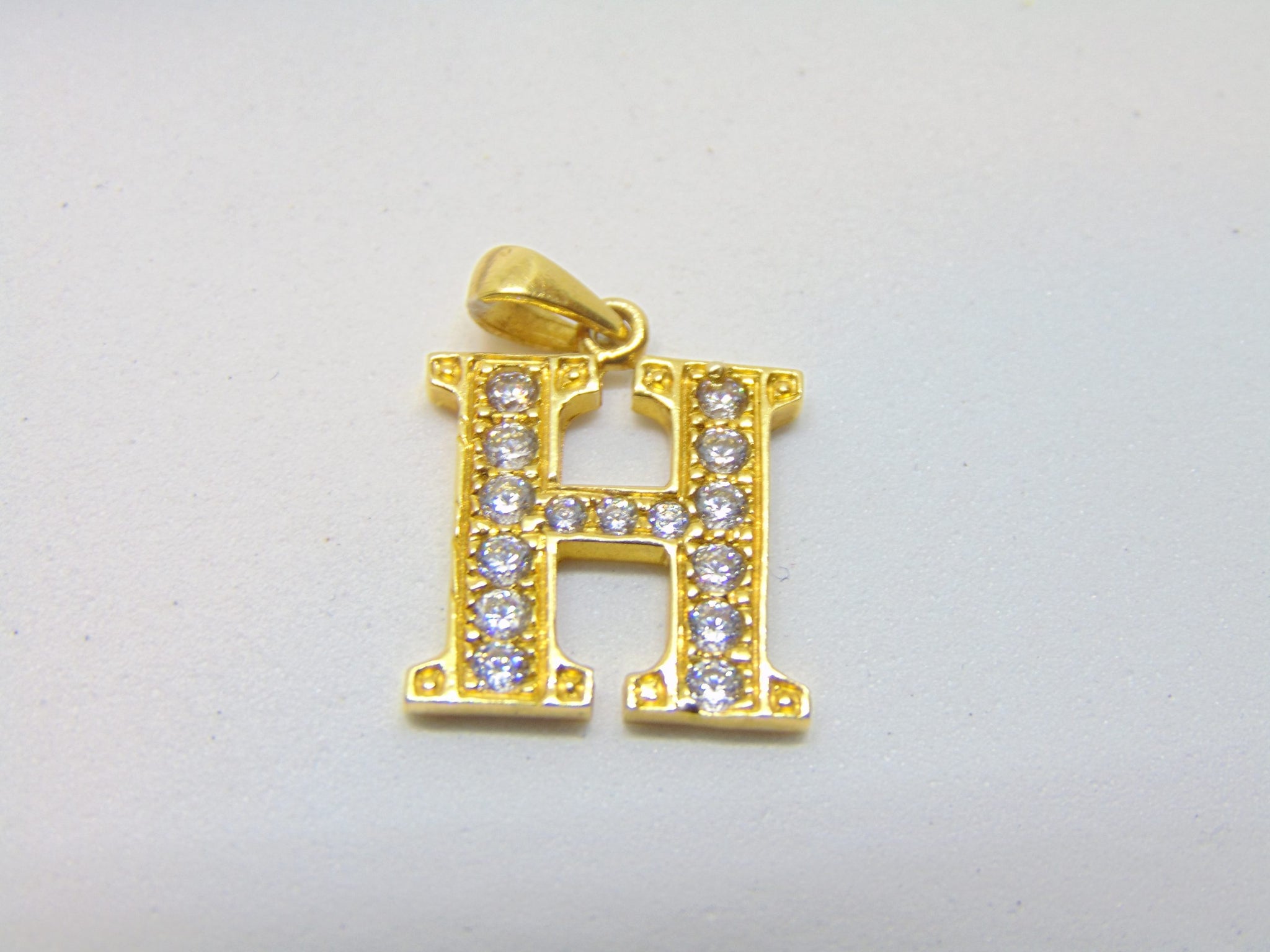 Letter 'H' hanger 023