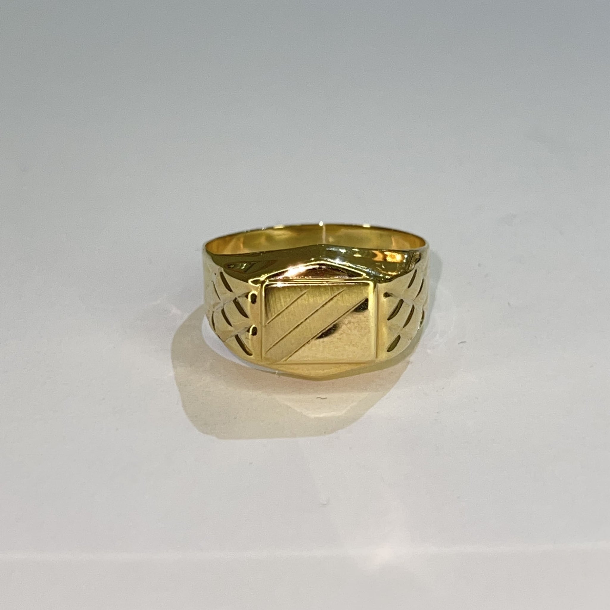 Classic Signet Ring - 14 carat gold