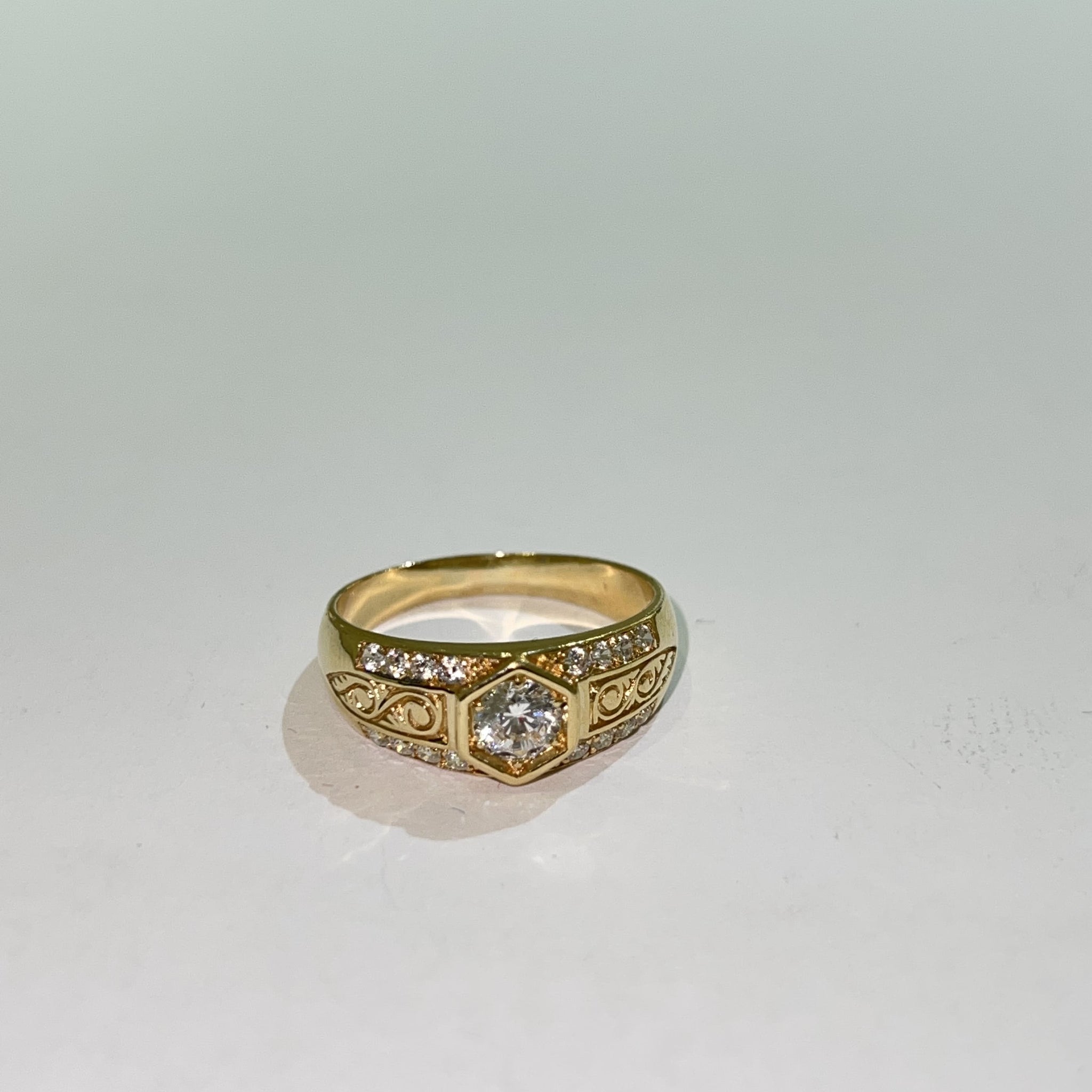 Deluxe Ring - 14 carat gold