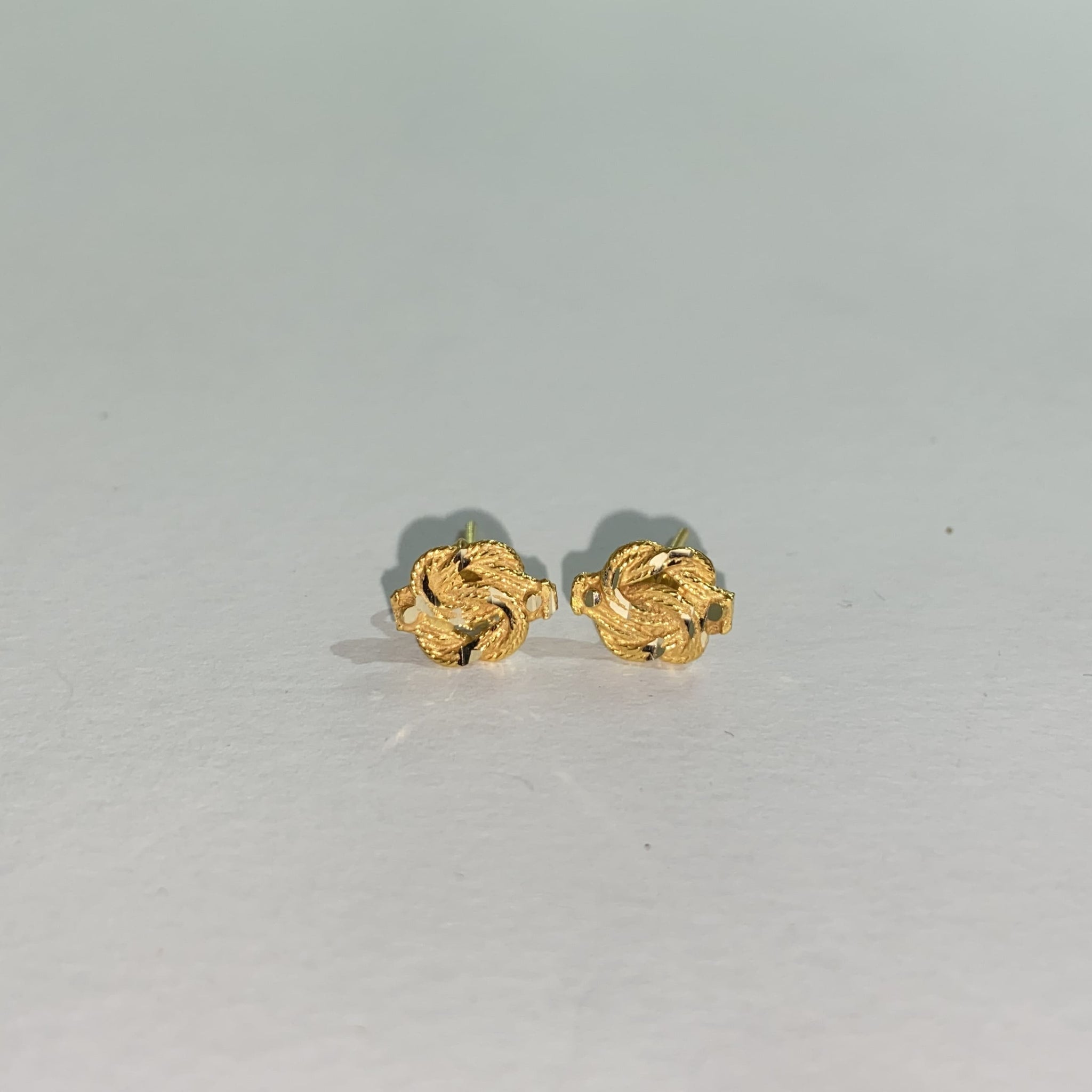 Mattenklopper earrings / oorbellen 183 - 14 karaat