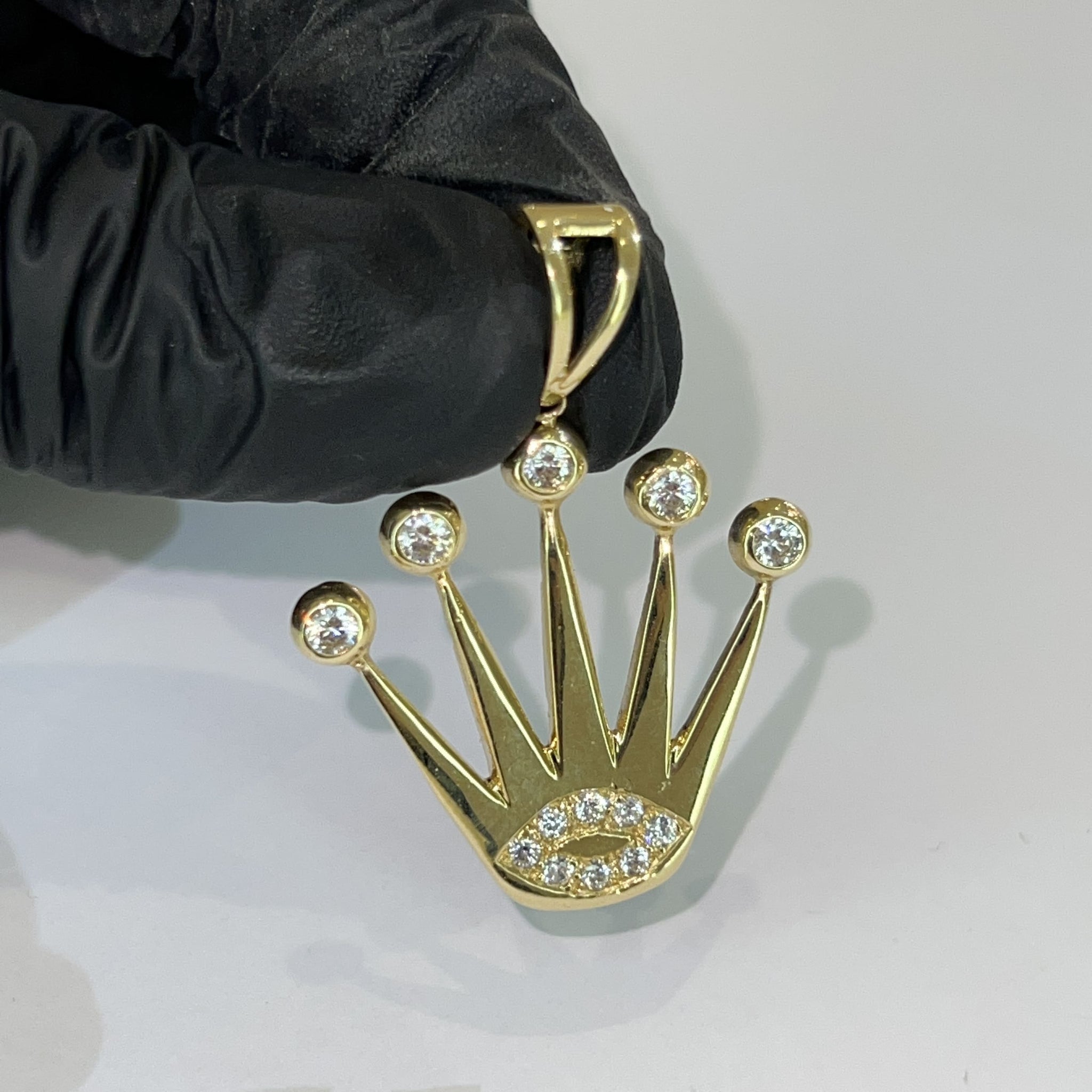 Crown Pendant - 14 carat gold